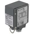 Telemecanique Sensors Pressure Switch, (1) Port, 1/4-18 in FNPT, DPDT, 20 to 675 psi, Standard Action 9012GBW22