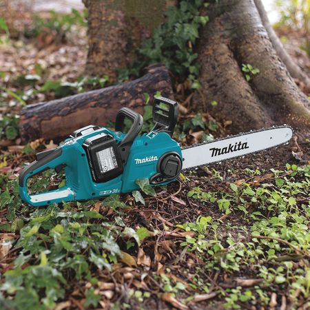 Makita 16" 18V 5.0Ah Battery Powered Cordless Chain Saw XCU04PT