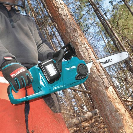 Makita 16" 18V 5.0Ah Battery Powered Cordless Chain Saw XCU04PT