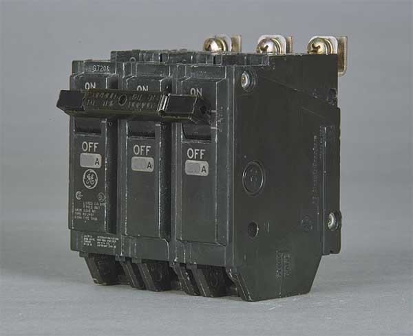 Ge Miniature Circuit Breaker, THHQB Series 60A, 3 Pole, 240V AC THHQB32060