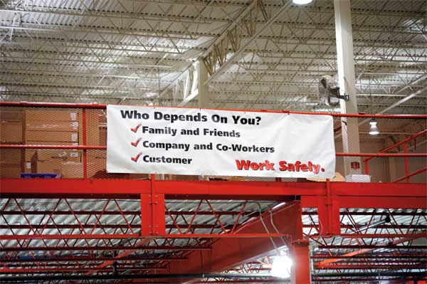 Accuform Safety Banner, 120 x 34In, Text, ENG MBR104