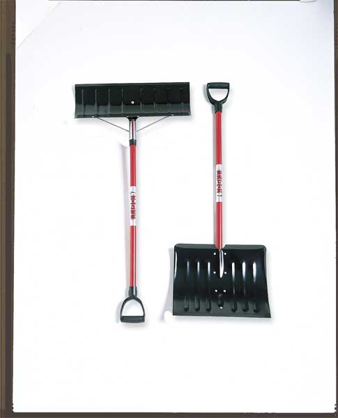 True Temper Snow Shovel, 42 in Wood D-Grip Handle, Steel Blade Material, 24  in Blade Width 1639300 Zoro